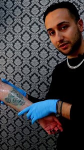 2.2M views · 12K reactions | 2 modi infallibili per *CURARE il TATUAGGIO* Best tattoo aftercare. #tattoo #tatuaggi #tattooartist #tatuajes #tattoodo #tattooitaly #tattoolovers #gabrielepellerone | Gabriele Pellerone Tattoo | Facebook