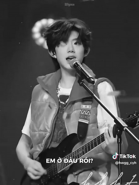 :Nhặt 1 nhành hoa rơi...#chenyiheng #trandichhang #tf_winzyteam #asp_grp #hwgg_cyh id: xu.cyh