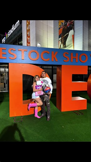 #pinklatinaqueen #pinkqueen #pinkking #houstonrodeo #rodeo | Rodeo