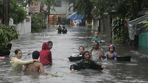 Floods hit Philippine capital