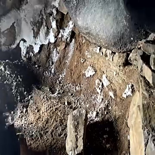 Survival In The Frozen Mountains. Almost Freezing When I found a suitable place to build a shelter Part 6 | Survival Expeditions