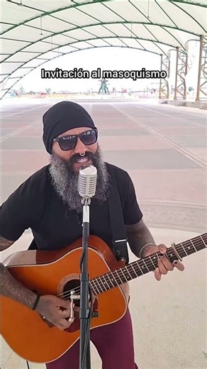 Yo, con una cuerda en el cuello. 🎅🏾#singersongwriter #cantautor #tacna #perú🇵🇪 #arte
