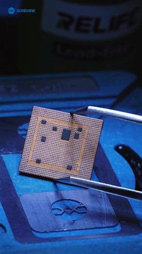 8.1K views · 57 reactions | Weak welds? Did you choose the right solder paste? HW32 Lead-free Solder Paste, strong even without lead.♻️ #SUNSHINETOOLS #PhoneRepairTools #EcoFriendlySolder #HighTempSolder #MotherBoardRepair #ChipRepair | Guangzhou Sunshine Electronic Technology Co., Ltd. | Facebook