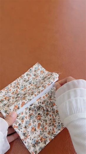 Mini Zipper Pouch | Compact & Practical …Perfect little pouch for coins, cables, or makeup essentials 🧵✨ Tutorial is in my profile — go try it out 💕 #sewing #zipperpouch #diysewing #sewingtiktok #sewingtutorial Video fashion | Sophia Clara