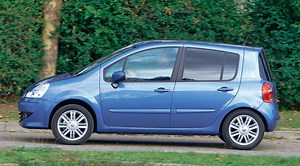 UN RENAULT MODUS DIESEL (2004-…)
