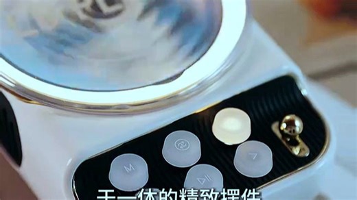 复古CD播放机狂响，怀旧音效唤醒记忆，客厅聚会必备，老歌新听更动人