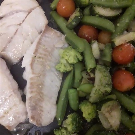 🐟🍅🥦 #コリン #魚 #美味しい #野菜 #レシピ #poisson #fish #food#easyrecipe #recipe #protein #cooking #delicious