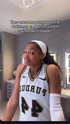 Tara Daye on Instagram: "Edge control 🪥nail appointments 💅🏽sneakers 👟 and bundles PLEASE 😊 #wbb #purduewbb"