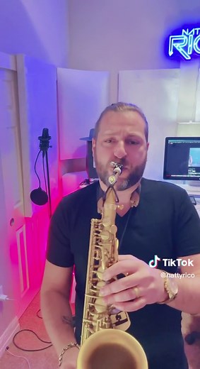How to play the famous song EPIC SAX GUY? #saxophone #learn #epicsaxguy #nightclub #dance #fyp #foryou