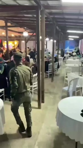 Emotional Soldier Returns Home for a Heartwarming Reunion