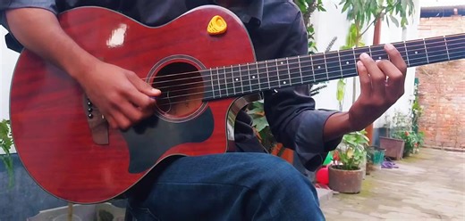 ,Feel this guitar tune,,🥰🎸🥰(,,curake dil mera hindi song) Please🙏🙏. .. Avoid Noice. & Forgive my Mistakes 🙏