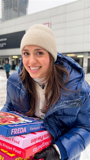 FREDA on Instagram: "Free Pizza am #WorldPizzaDay 😍🍕 Nur bei Freda 😉 #Freda #FantasticFrozenFood #EatFreda #Pizza"