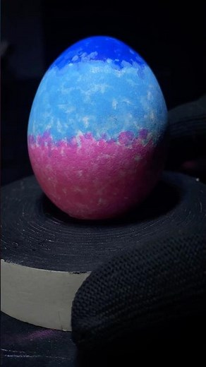 Mesmerizing Color Gradient Egg Art | Blue & Pink Galaxy Effect Dye Tutorial.