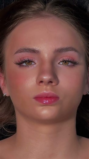 Ресницы эффект « медуза» 🪼 +наращивание нижних inst: nuta.olisova