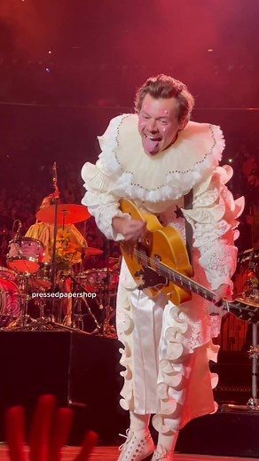 clown boy #harrystyles #harrystylesvids #hslot #harryween #loveontour