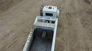 134 reactions · 23 shares | Divall's Earthmoving & Bulk Haulage ejector trailer in action! | Muscat Trailers | Facebook