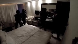 Les Presentamos Fuerzas Especiales De Élite Israelíes y las Mejores entrenadas del mundo. La guerra ha cambiado. Nuevas tácticas y avances tecnológicos han transformado el campo de batalla, y ya no es tan sencillo como antes. Ante amenazas cada vez más fuertes y avanzadas, muchos países han comenzado a desarrollar algunas de sus unidades de élite para afrontar las batallas que se avecinan. El Primer Ministro de Israel Benjamin Netanyahu - בנימין נתניהו fue Miembro de las fuerzas especiales de él