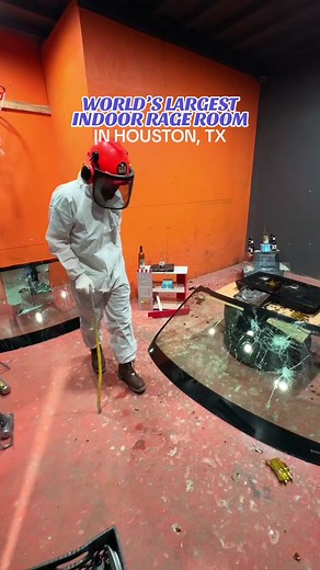 WORLD'S LARGEST INDOOR RAGE ROOM 😤⚒️ Houston, are you looking for a way to let off some steam? Or are you looking for a unique immersive experience? Let us introduce you to Break Life Houston, home of the world's largest indoor rage room! ⚠️ Use code HOTSPOTS10 at checkout for 10% off your rage session! Break Life Houston offers an outlet for both break and paint therapy. It's a judgement-free space to laugh, play, vent, and release. You can book a break session, paint session, or combo experie