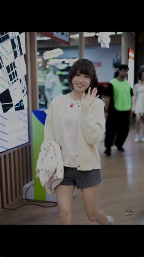 จิงโจ้ แอล #LBNK48 L BNK48 [🦘❄️] #12GatsunoKangarooTH BNK48 & CGM48 Special Single “12-Gatsu no Kangaroo – จิงโจ้น้อยเดือนธันวาคม” Fansign & Group Shot Event 🗓️ 25 Jan 2026 📍 MBK Center #จิงโจ้น้อยเดือนธันวาคม #12月のカンガルー #BNK48 @หิวข้าวตอนตีสอง