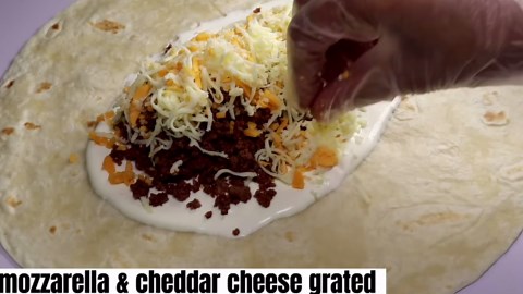 Mouthwatering Beef Cheese Wrap – A Delicious Beef Burrito Recipe You Need to Try!