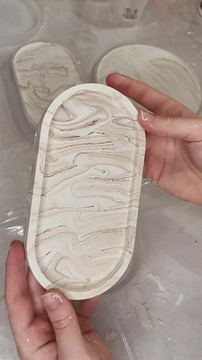 Creating Stunning Marble Trays with Jesmonite: A Craftsmanship Guide