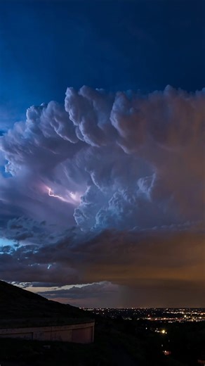 Electric storm timelapse is pure unreal magic