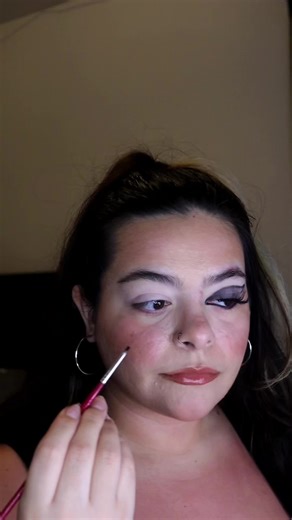 Books and looks! A series where I do a makeup look based off the cover of a Book and tell you about it in the POV of the main character or one of the characters :) This time we got - The hunger games by suzanne collins Loved this series, highly recommend!! #bookish #BookTok #BookRecommendations #thrillerbookrecs #booksandlooks