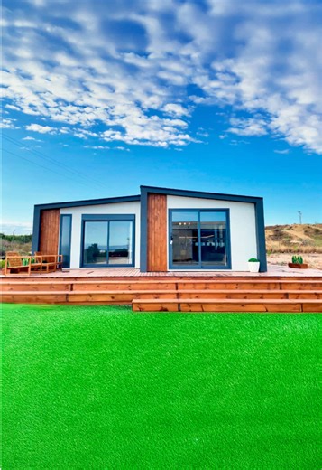 Así hemos recorrido esta temporada en Alucasa: con esfuerzo, con unión, creciendo, soñando… Cada casa que abrimos ha sido mucho más que un lugar para vivir: ha sido inicio, camino, visión y futuro. Gracias a quienes nos habéis acompañado en cada paso, en cada montaje, en cada entrega, en cada emoción. ✨ Lo que viene… también lo construiremos juntos. 🔑 Gracias por cruzar estas puertas con nosotros. #Alucasa #MobileHome #FinalDeTemporada #TinyHomes #CasaSobreRuedas #Gracias #VisiónDeFuturo