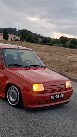 🔥 This red Renault Super 5 is in exceptional condition!