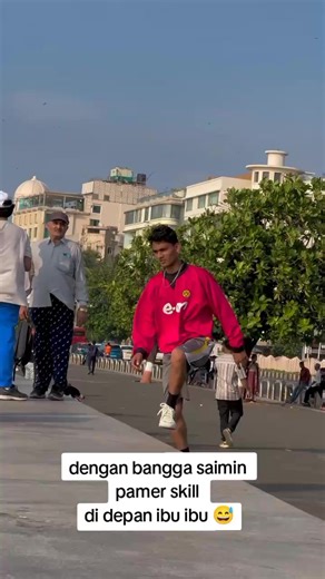 dengan bangga saimin pamer skill di depan ibu ibu 😅#vrindavan #fyp #lucu_ngakak #virall #fypシ