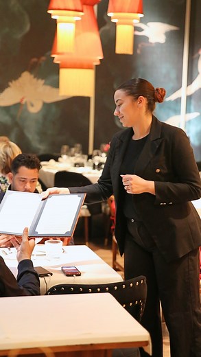 ✨ Para equipo el que ha hecho posible que China Crown haya sido elegido el mejor restaurante de cocina china de Europa 2025. Un galardón que nos recuerda el valor del trabajo en equipo y la constancia diaria perseguida en todos los restaurantes de Grupo China Crown. ¡Vamos a por 2026 y a por todos los años que vendrán! Mención especial también a todos los clientes que confían cada día en nosotros; el premio también es vuestro. | Restaurante China Crown