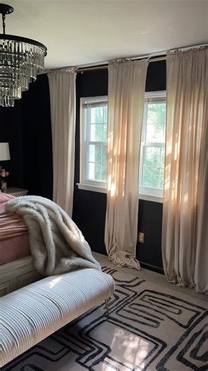 @idaalexis_design on Instagram: "Just upgraded this bedroom with the dreamiest Ruggable rug and it completely transformed the vibe 😍 These washable rugs have always been a favorite in my home and in the homes of my design clients. ✨ Machine-washable ✨ Stylish and practical ✨ Easy to assemble If you’re rug shopping, use my code IDAALEXISDESIGN10 for a special discount off your order! Tap the link in bio to shop 🛍️ @ruggable #ruggablepartner"