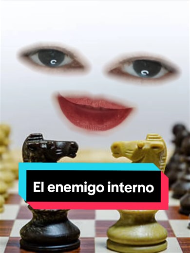 En Ifá tradicional un tema recurrente es el de los enemigos, sin embargo, el concepto de enemigo interno es de los más complicados y se refiere a aquello dentro de la persona que puede sabotear su destino (òrí) incluso más que cualquier enemigo externo. Ifá enseña que la mayoría de los problemas no comienzan fuera, sino dentro del carácter humano. Entonces el enemigo interno se contempla como uno de tantos problemas del carácter. En la filosofía yorùbá, el carácter (ìwà) es el eje de la vida esp