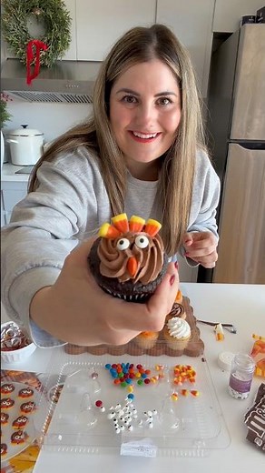 Come make Thanksgiving cupcakes with me! #easyrecipe