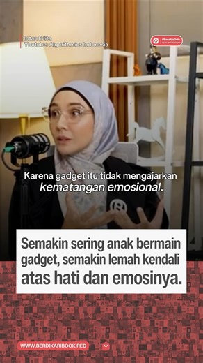 Dana Gumilar on Instagram: "Apakah kita membiarkan anak-anak tumbuh dengan kendali di ujung jari, tetapi kehilangan kendali atas hatinya sendiri? 😊📚🌻 Simak percakapan penting ini di kanal youtube: Algorithmics Indonesia #BacaAjaDulu #BertukarPikiran #BerdikariBook #TalkLessReadMore #MembacaAdalahMelawan — — — Cintai otakmu, baca buku tiap hari… Cintai mentalmu, menulislah tiap hari…"