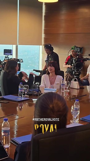 Behind the Scenes of Royal Blood with Lianne Valentin