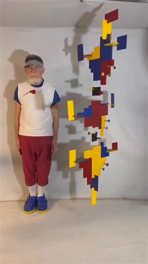 RYAN on Instagram: "电影制作人利用先进的电子动画技术将《五夜后 宫》 (FNAF)中的角色变为了现实。这些机器人不仅仅是电影道 具,而是由著名的吉姆·汉森怪物商店(Jim Henson'sCreature Shop)打造的复杂机械实体。每个角色 内部都 装有精密的水压和伺服电机系统,能够模拟人类的动作和细微的面 部表情。 与完全依赖 CGI(电脑绘图)不同,导演选择使用实物模型 来增强恐 怖的真实感。这种电子动画技术捕捉了金属摩擦和重量感,使观众 能感受到这些机器人带来的压迫感。在拍摄现场,多名操作员通过 远程控制系统同步协作,一个人控制 头部动作,另一个人负责眼神, 这种精细的配合让弗雷迪和他的伙伴们仿佛真的拥有了灵魂。这 种结合了传统手工艺与现代科技的拍摄方式,完美还原了游戏最初 带给粉丝的惊悚 体验。 #五夜后宫 #电影 #知识#事实 #你知道吗推荐科技创新电影 幕 后技术 恐怖游戏 热门"