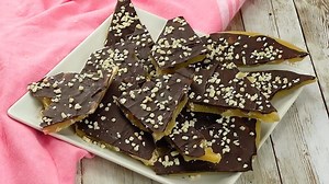 Chocolate Toffee: Delicious and Simple to Prepare!