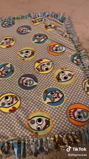 How to Make a Cozy Fleece Knot Blanket: Easy DIY Guide