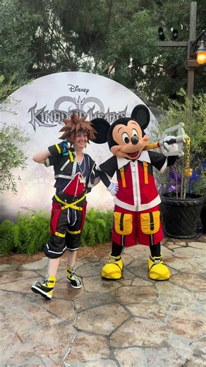 Kingdom Hearts 2 Sora Cosplay at Disneyland's Oogie Boogie Bash