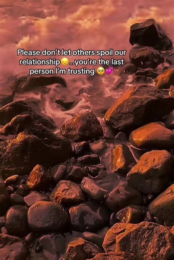 Please Don't Leave Me – Deep Love Quote for When They Pull Away