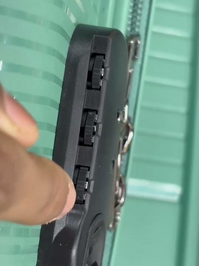 HOW TO UNLOCK ANY LUGGAGE COMBINATION LOCK OR TSA LOCK LESS THAN 1 MINUTE EASY PROCESS #unlock