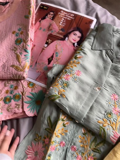 RS 1050 full embroidery on linen tutorial