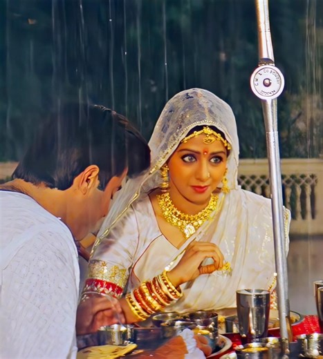 Woh Mujhse…Umar Mein Badi Thi 💔