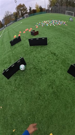 Soroush teymouri on Instagram: "CRAZIEST FAST footwork drill🔥to improve dribbling #soccer #football #skills #footwork #skill #soccerskills #footballskills #technique"