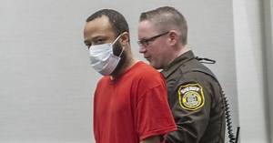 Darrell Brooks trial: Waukesha Christmas Parade suspect delays jury picks with disruptions