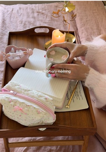 slow february morning ❄️🎀 #cozy #morning #morningroutine #grwm #wintermorning