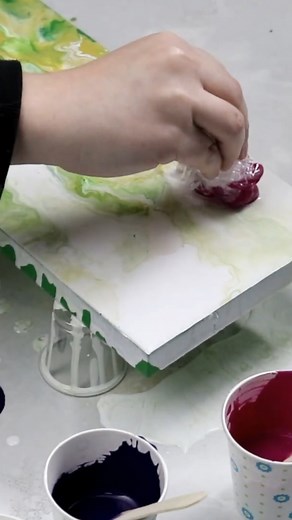 52K views · 456 reactions | How to Paint Flowers With SARAN Wrap #flowers #flowerpainting #saranwrap #arthacks #arthack | Amanda's Designs | Facebook