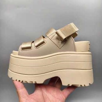 This store sells sneakers, clothing, bags, watches, jewelry, electronics, and perfumes #shoes#ugg