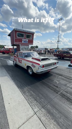 16K views · 335 reactions | Some kinda Mopar I think?? #mopar #v8 #dragracing #burnout #maxwedge #426hemi | Internal Combustion | Facebook